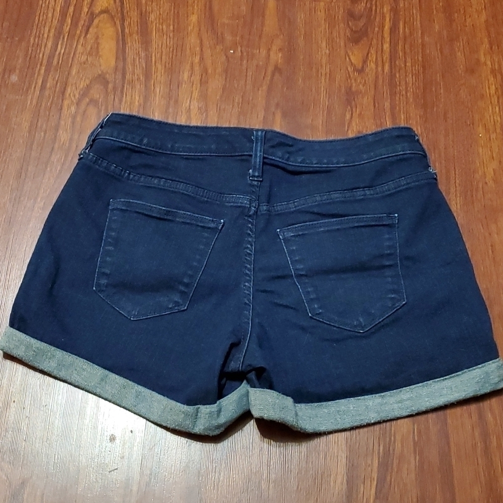 Universal Threads Shorts Size 6 - Picture 3 of 7